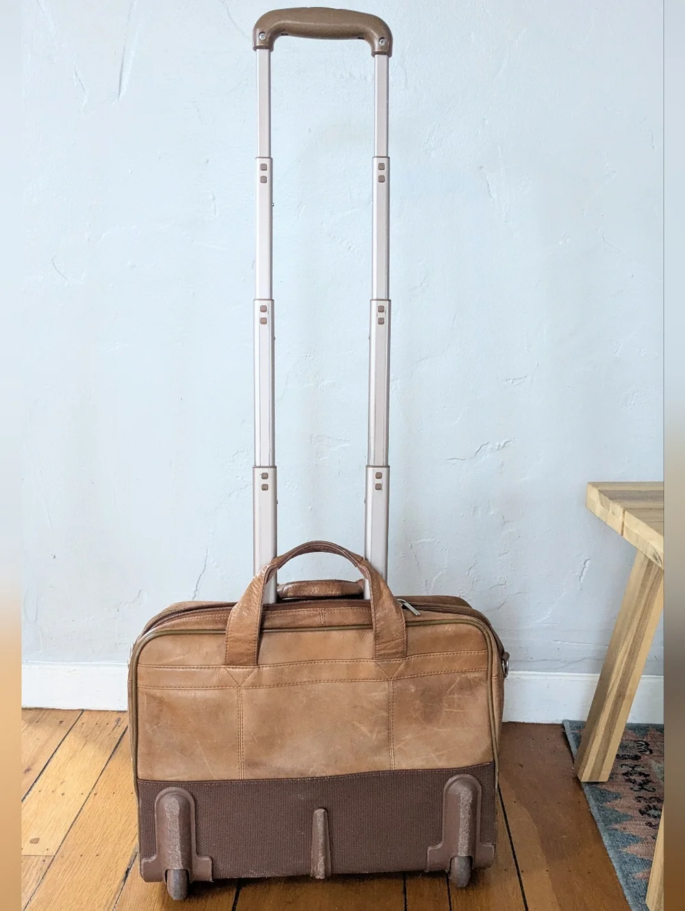 Solo Vintage Tan Leather Rolling Laptop Briefcase Pilot Bag
